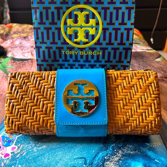 Tory Burch Handbags - Tory Burch Straw Clutch